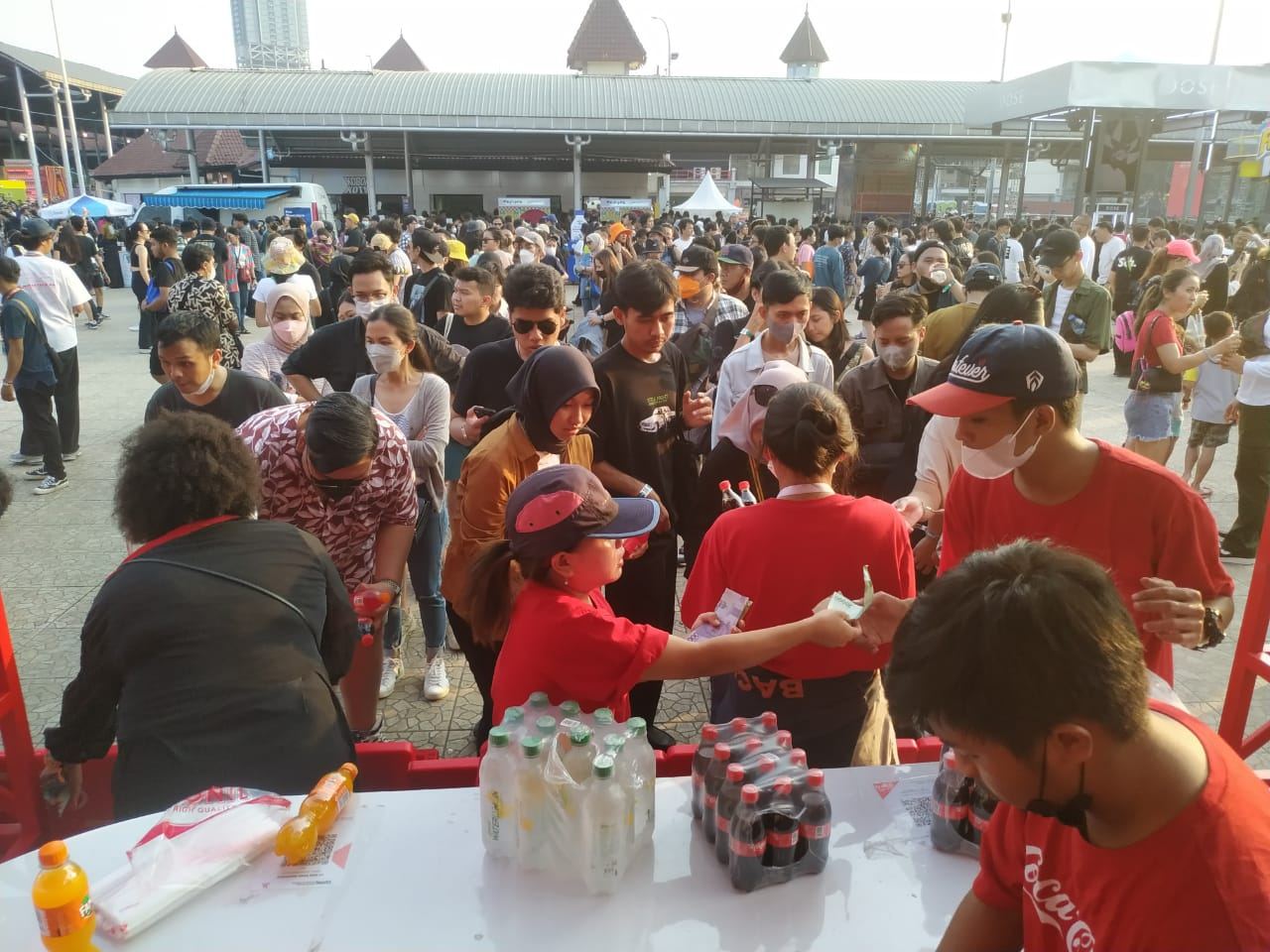 Tim Srasi Food di lokasi acara