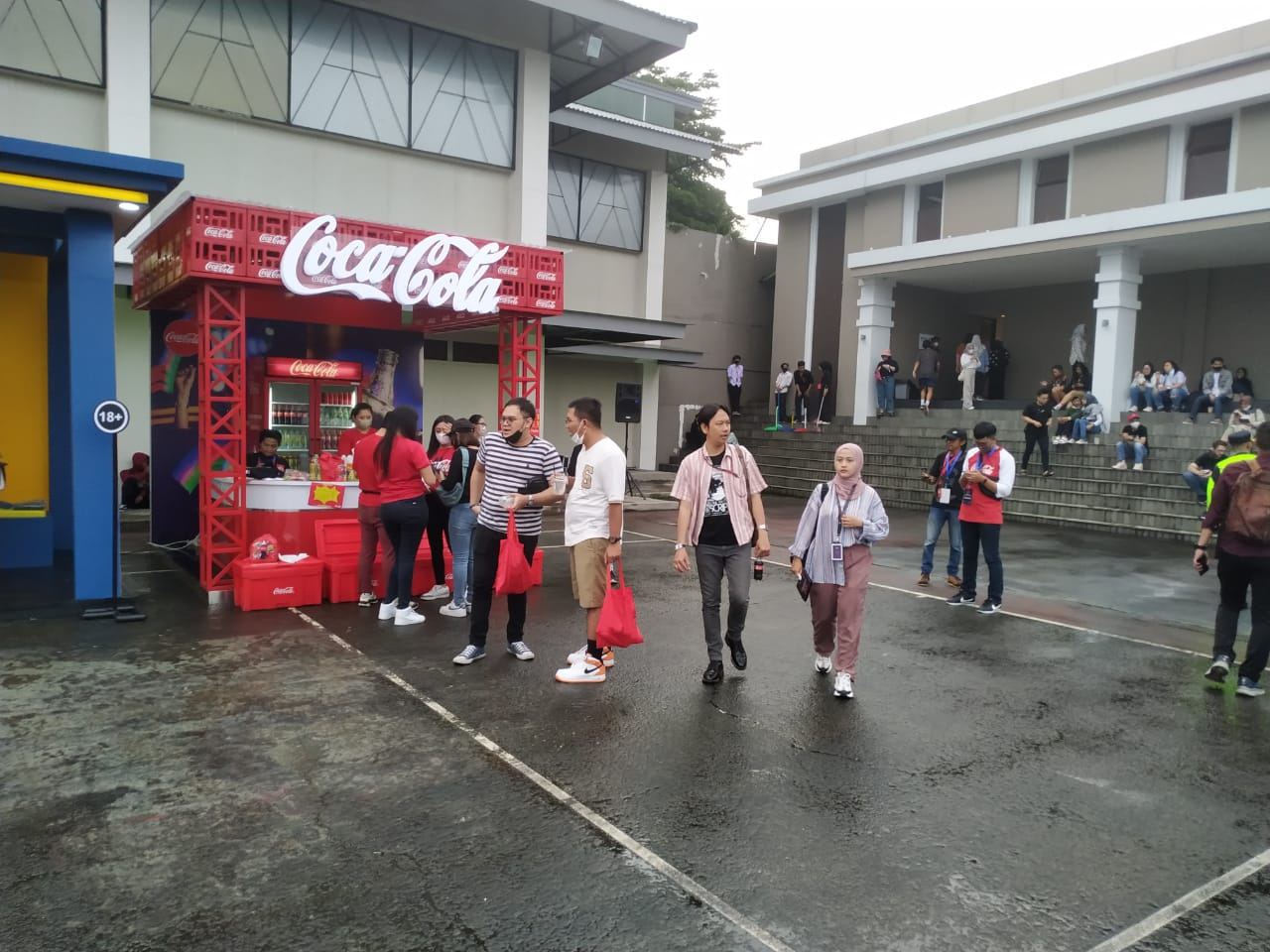 Tim Srasi Food di lokasi acara